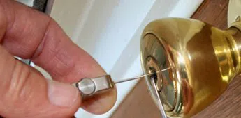 Boston Community Locksmith Boston, MA 617-206-2205 - rekeying-locks